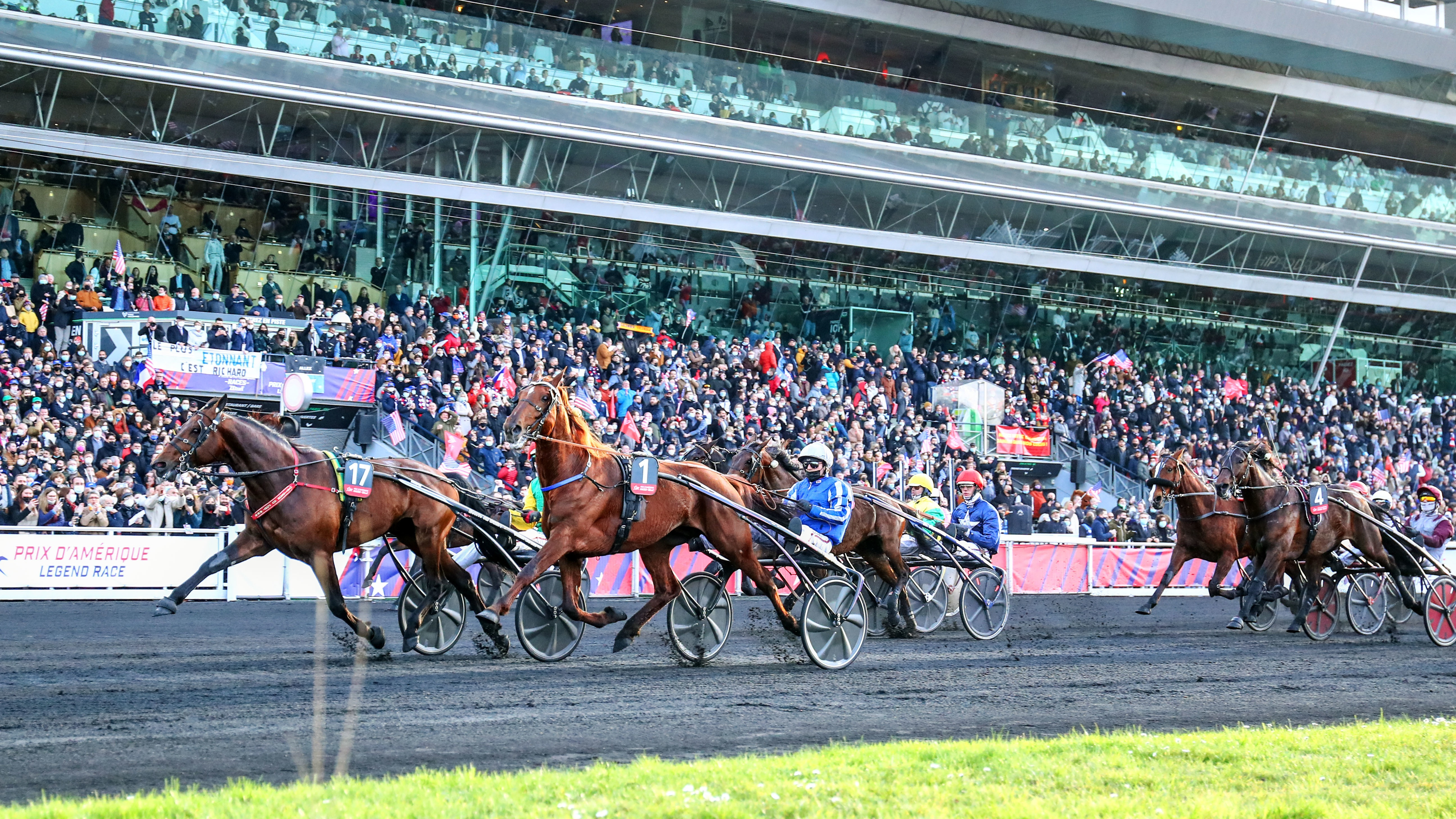 BB220130 ZE022 Cropped