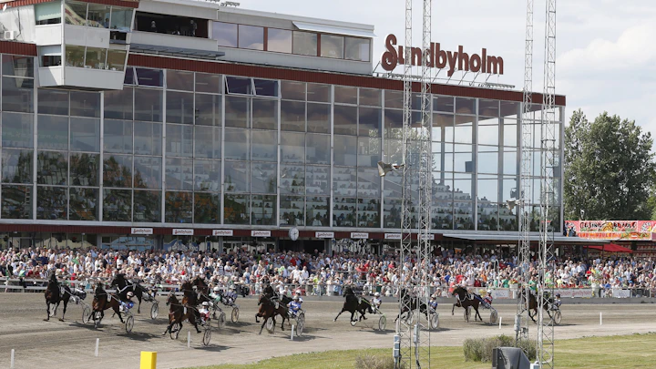 Sundbyholmstravet publik 3 Cropped