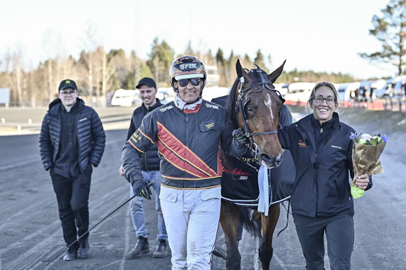 Uma ker 240511 Portofino Fredrik B Larsson Pris