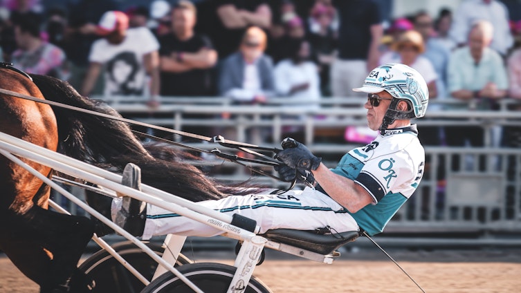 Travtips V85 Lördag Dubbeljackpot: Hästen sitter direkt i pole position och blir svårslagen!