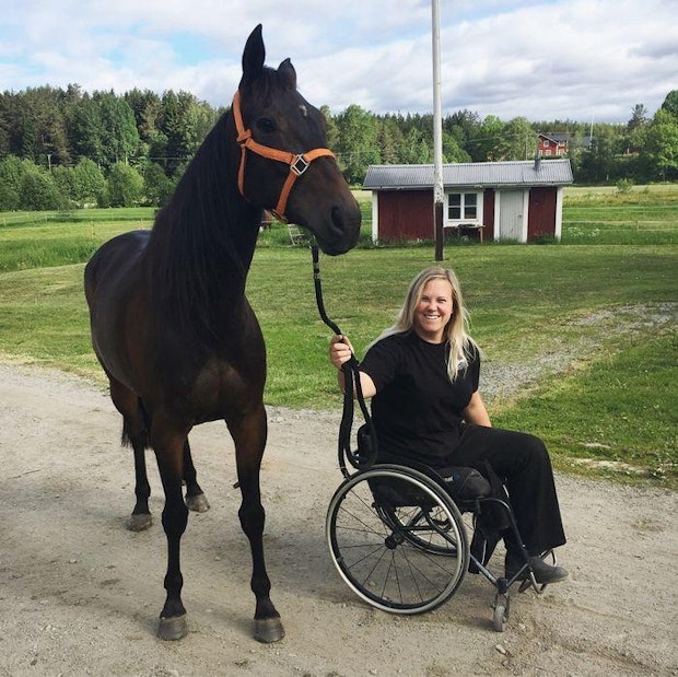 Mobiluppladdning 5B20F6C9Ddf2B313947760F8