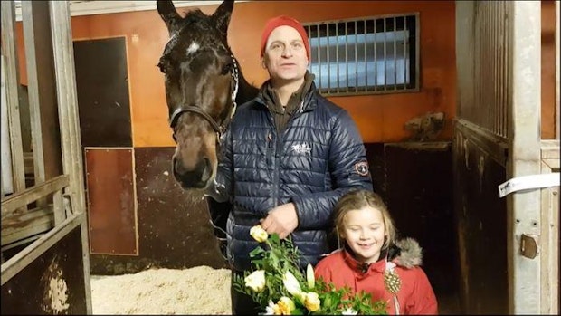 Mobiluppladdning 5C1E61732A6B2224Ca73F315