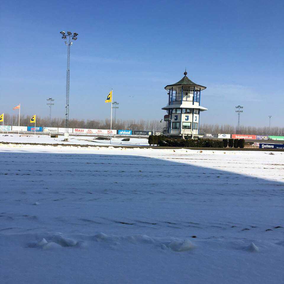 PUBLIKGÅTAN: Inblick hur banorna arbetar