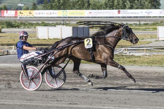 Karriären över för Hillary B.R