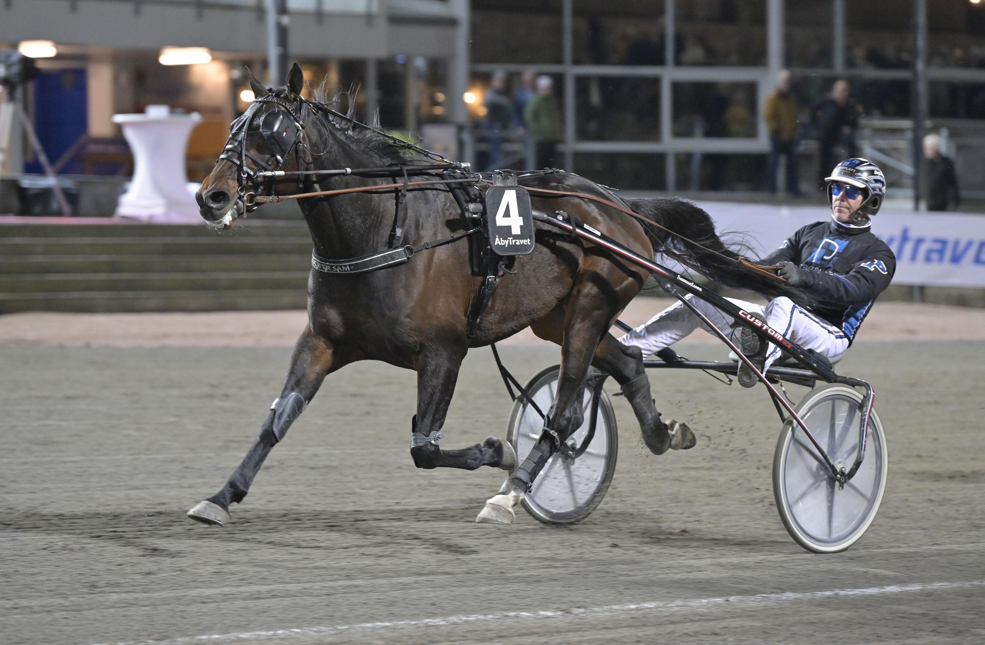 Lucifer Sam har vandrat vidare