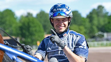 Oskar J Andersson