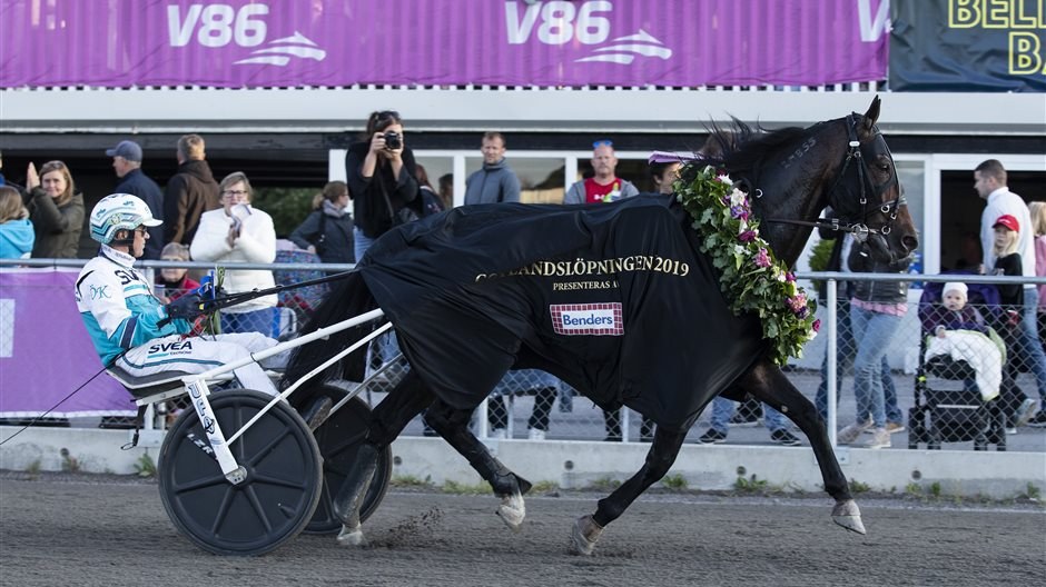 MÅNDAG MORGON: Festdags på öjn