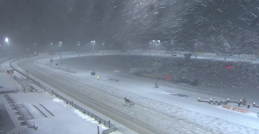 MÅNDAG MORGON: ...med hjältarna