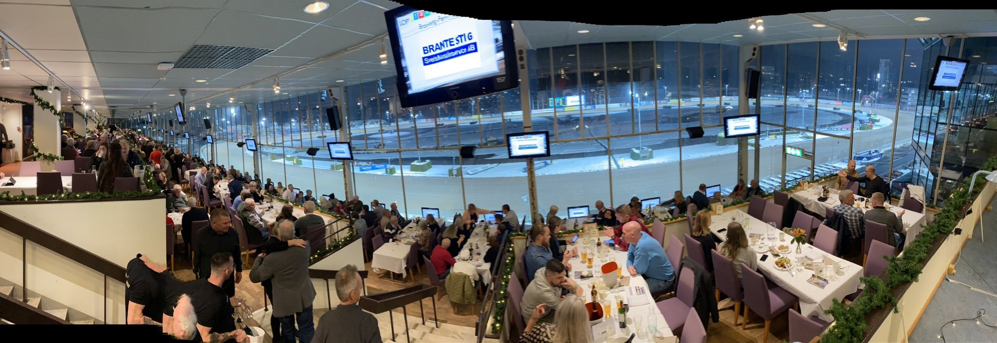 Lyssna till travets mingelstjärna!