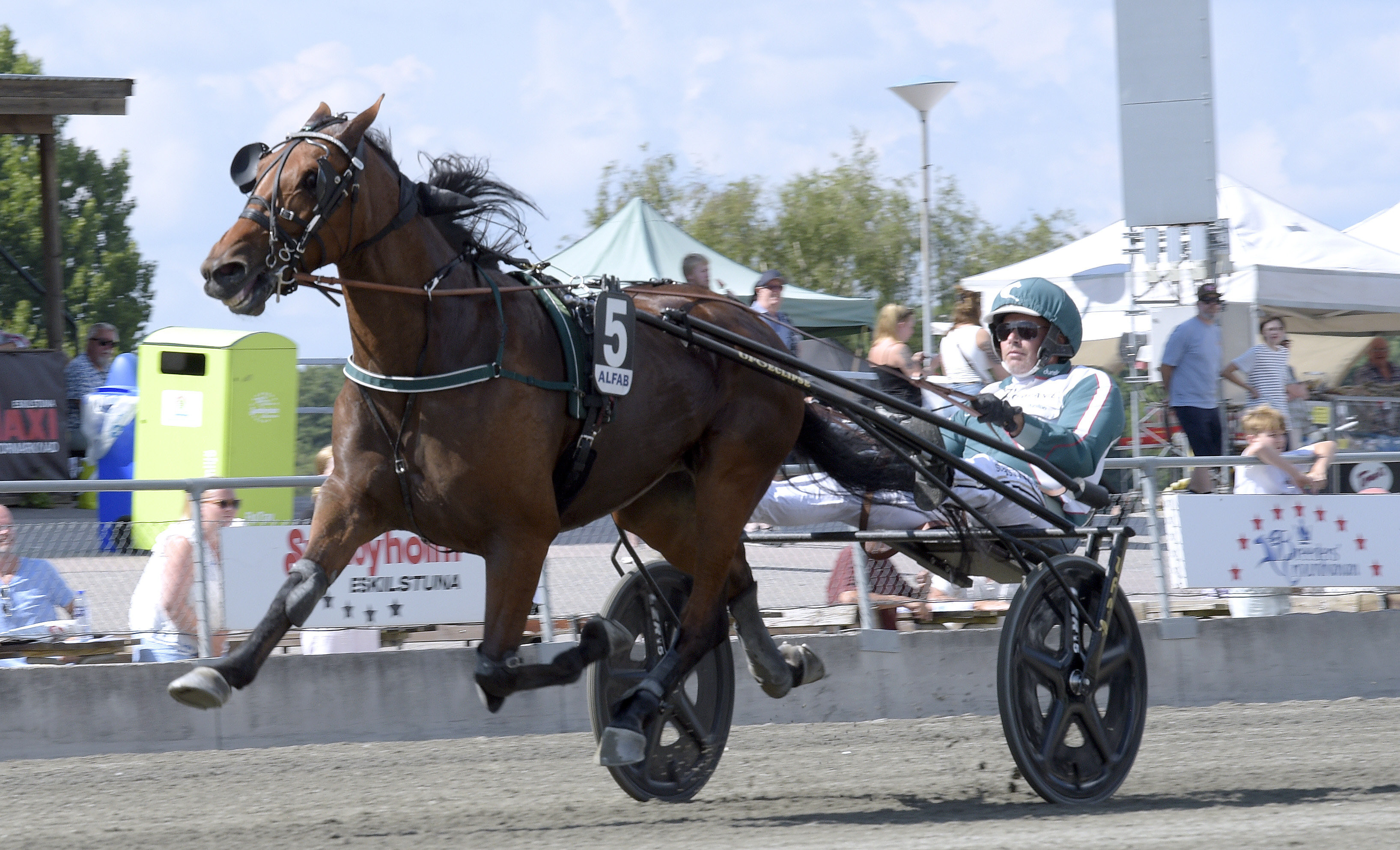 Jonas Harrysson travtips